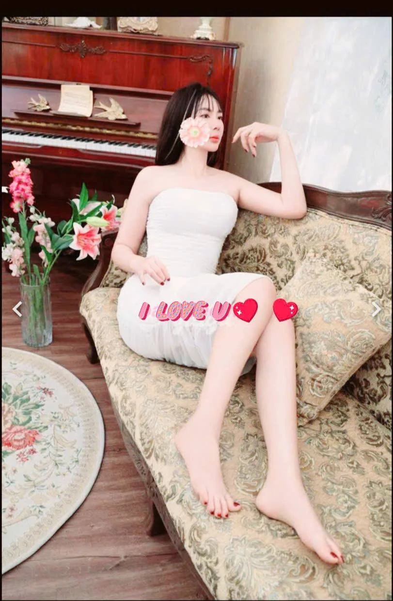 Video Lâm Gia Linh siêu mẫu chân dài miên man 