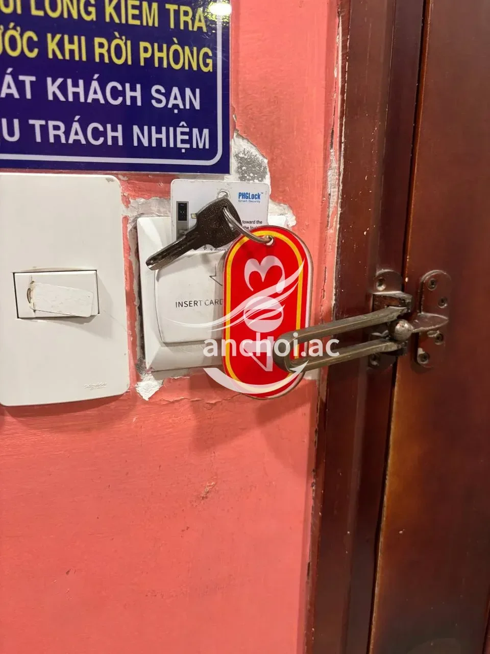 Ảnh checker votrongduc chụp khi gặp LINH VY CHUẨN GÁI NGON HÀNG ĐẸP HIẾM CÓ (ảnh 4/5)