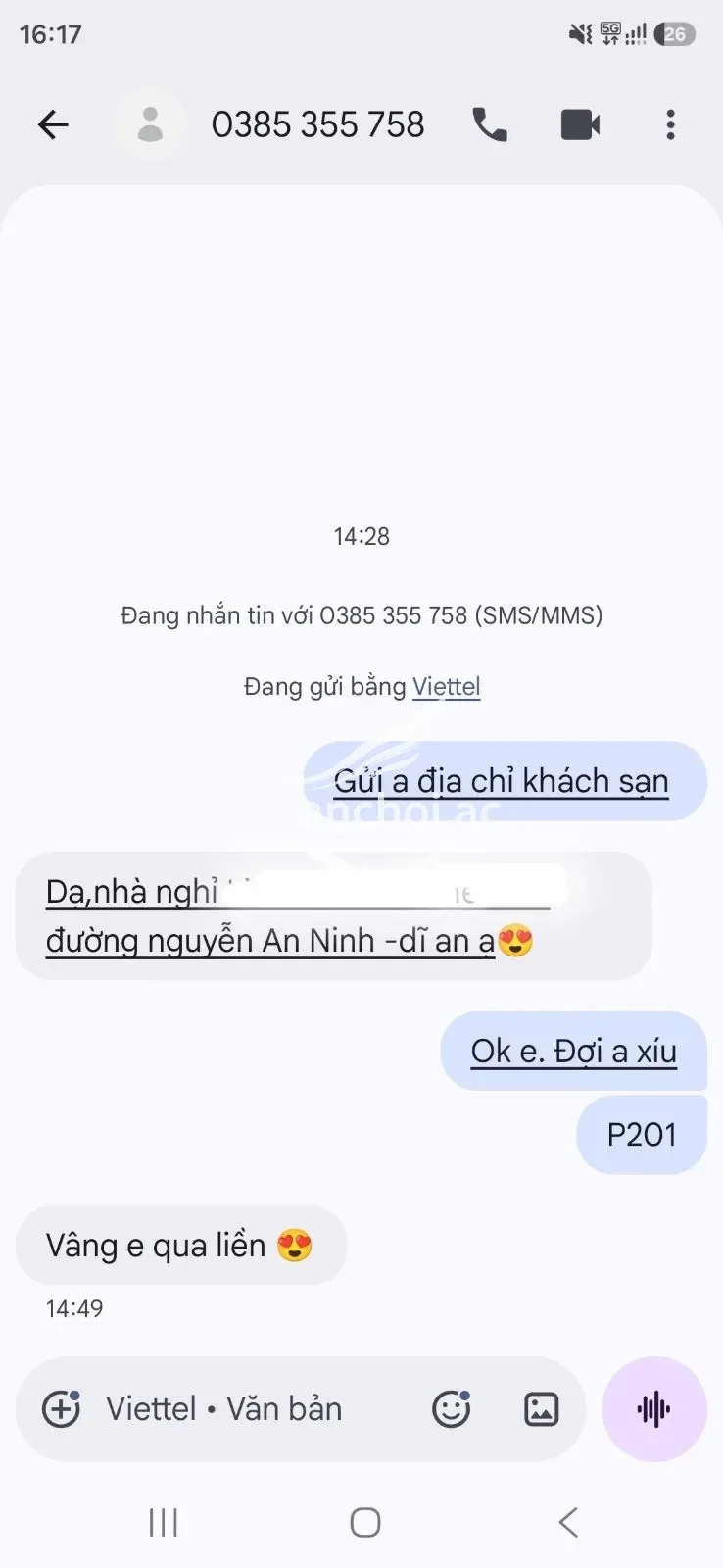 Ảnh checker Hoắc nguyên giáp chụp khi gặp LyNa trẻ trung xinh xắn chiều khách (ảnh 4/4)