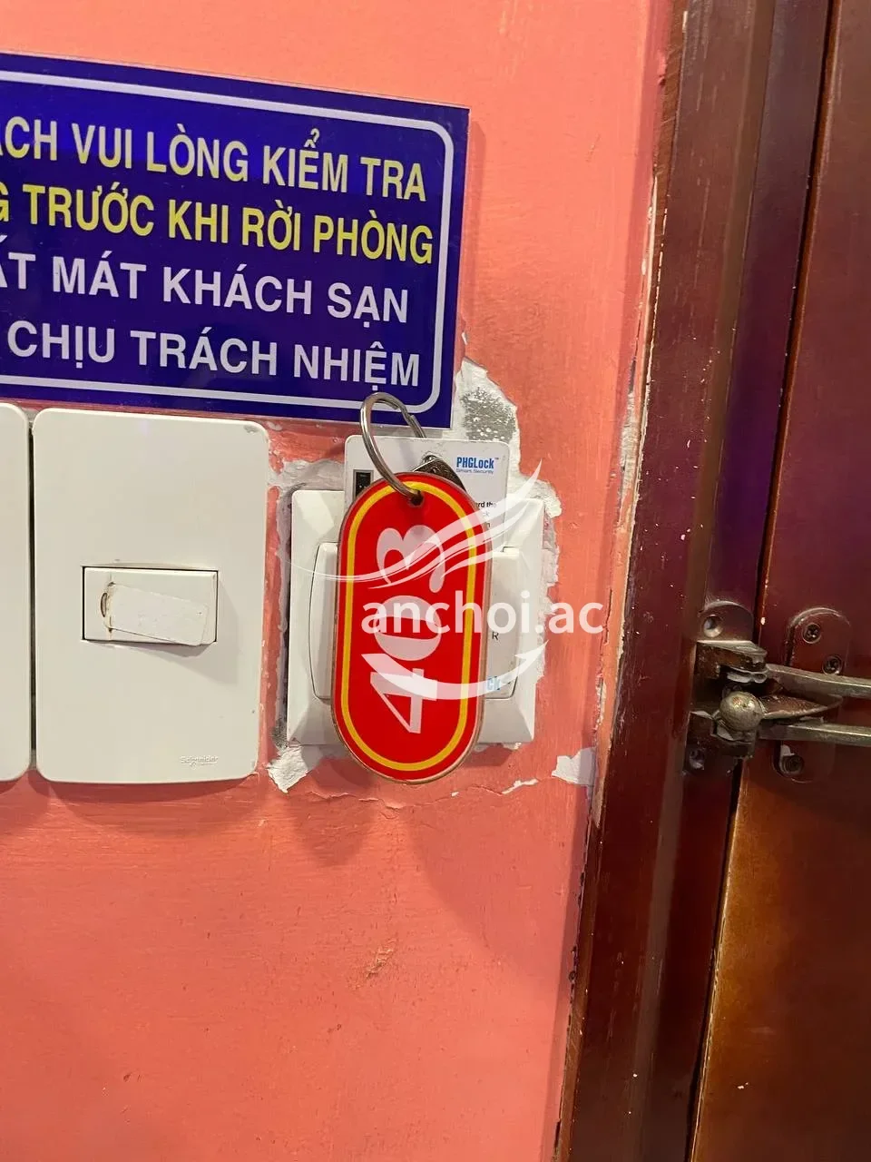 Ảnh checker nonghoainam chụp khi gặp Cẩm Như - Mùa Hè Rực Lửa Với Cô Nàng Nóng Bỏng (ảnh 1/5)