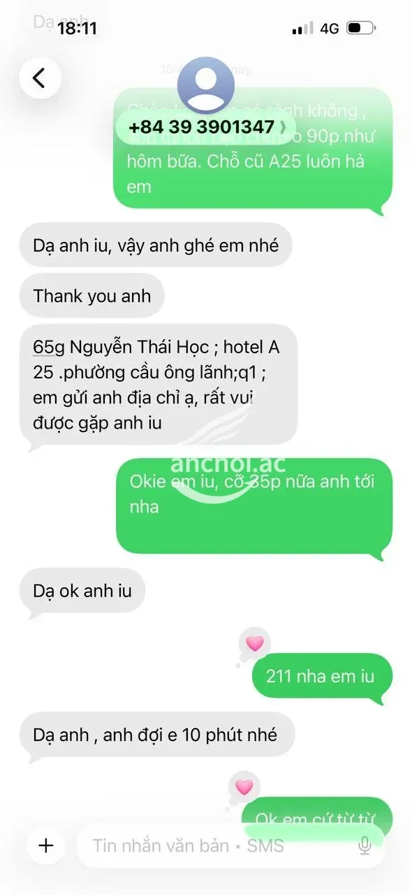 Ảnh checker Lý Bình chụp khi gặp HOA LAN - SỞ HỮU DÁNG ĐẸP VỚI BỘ NGỰC VÔ CÙNG GỢI CẢM CHIỀU KHÁCH (ảnh 2/4)