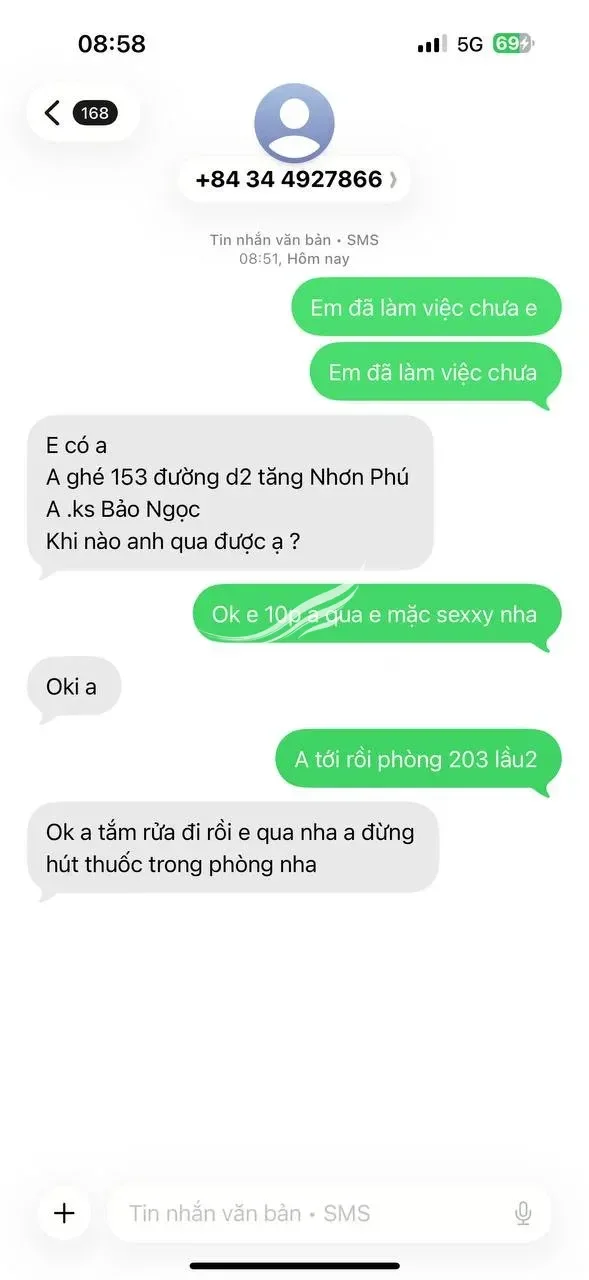 Ảnh checker Lửa Trắng chụp khi gặp Bé Linh Đan mặt đẹp vú to xinh (ảnh 1/5)