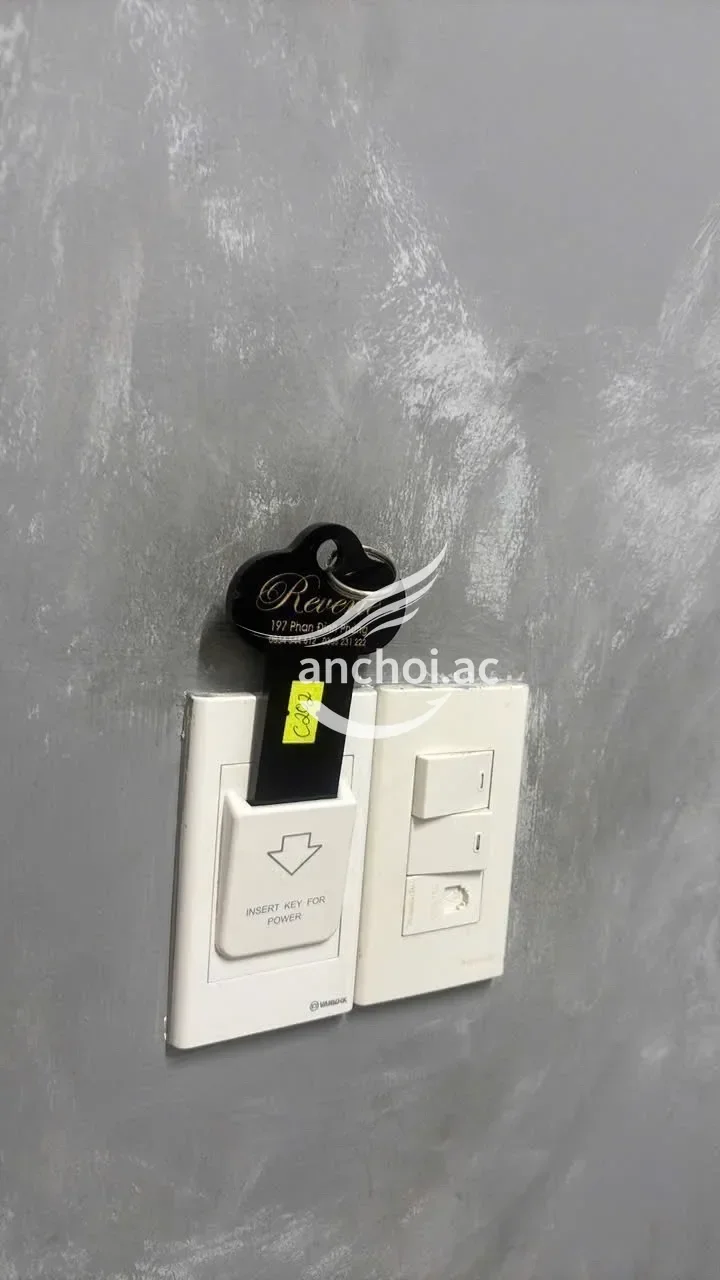 Ảnh checker Nguyen Binh chụp khi gặp HOT NGỌC TRINH DÁNG CAO DA TRẮNG ĐẸP, BÍM HỒNG ĐÊ MÊ (ảnh 1/5)