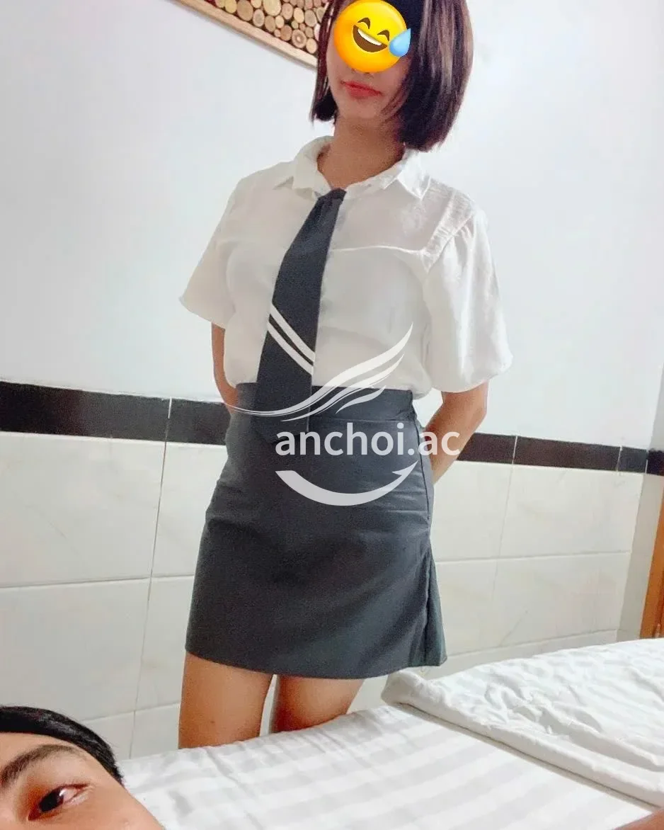 Ảnh checker Trần Vinh chụp khi gặp NGỌC HUYỀN - CÔ NÀNG TÓC NGẮN PHỤC VỤ NHƯ NGƯỜI TÌNH (ảnh 1/5)
