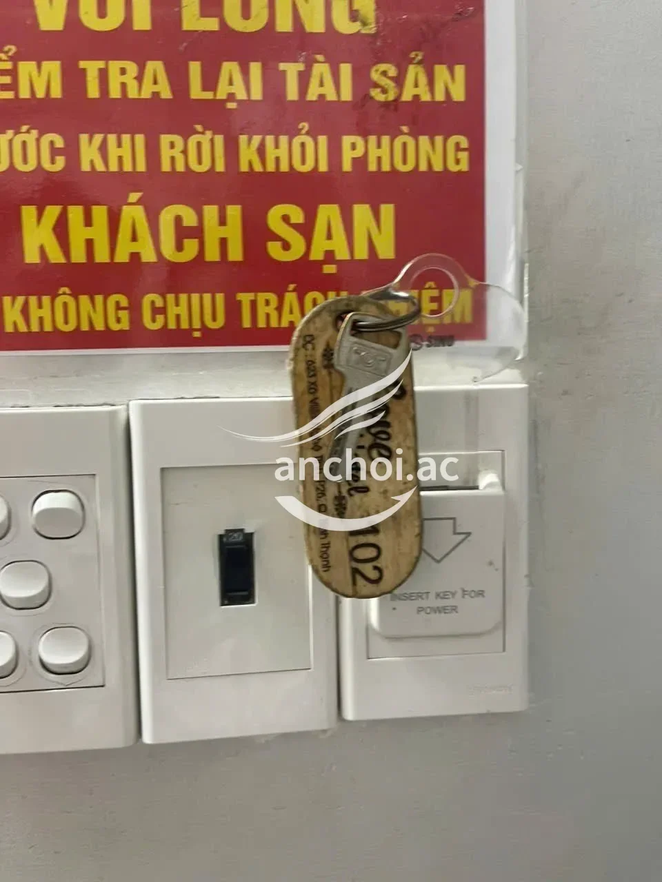 Ảnh checker Trần Vinh chụp khi gặp NGỌC HUYỀN - CÔ NÀNG TÓC NGẮN PHỤC VỤ NHƯ NGƯỜI TÌNH (ảnh 5/5)