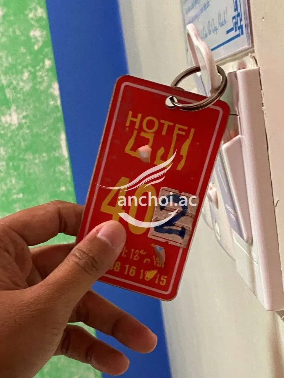 Ảnh checker Bá Đa Lộc chụp khi gặp LY LY - GÁI DÂM MÔNG TO VÚ BỰ CHIỀU KHÁCH (ảnh 3/5)