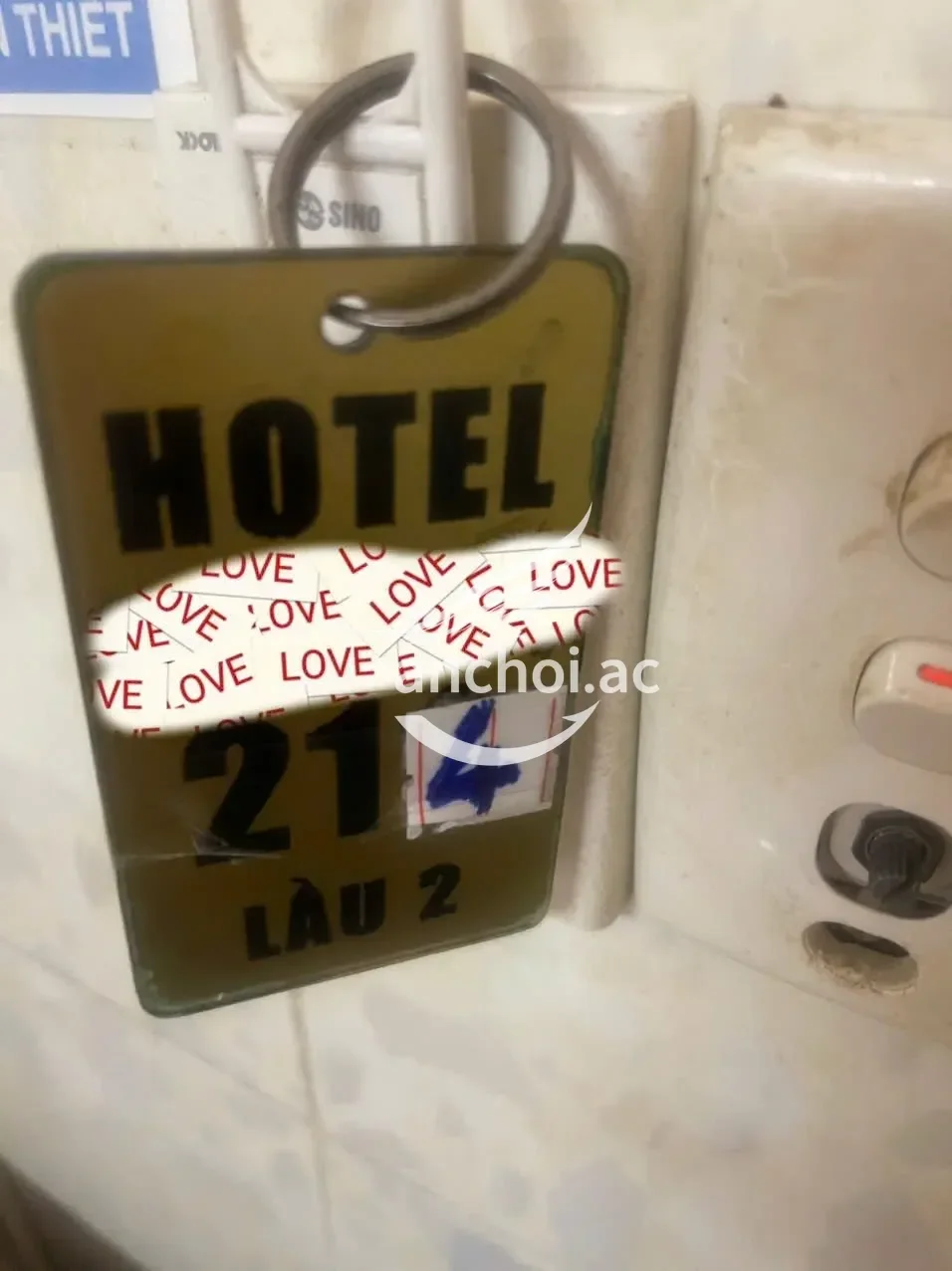 Ảnh checker Bangnguyen chụp khi gặp Tú Linh ❤️Cô gái Miền Tây vú siêu to, làm tình siêu dâm (ảnh 1/4)