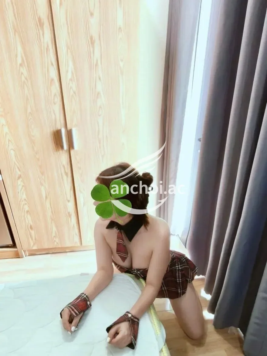 Ảnh checker Viên sùng hoán chụp khi gặp New Kim Anh✨Xinh Đẹp Tuyệt Vời Vú Bự Mông Công Mộng Nước (ảnh 2/5)