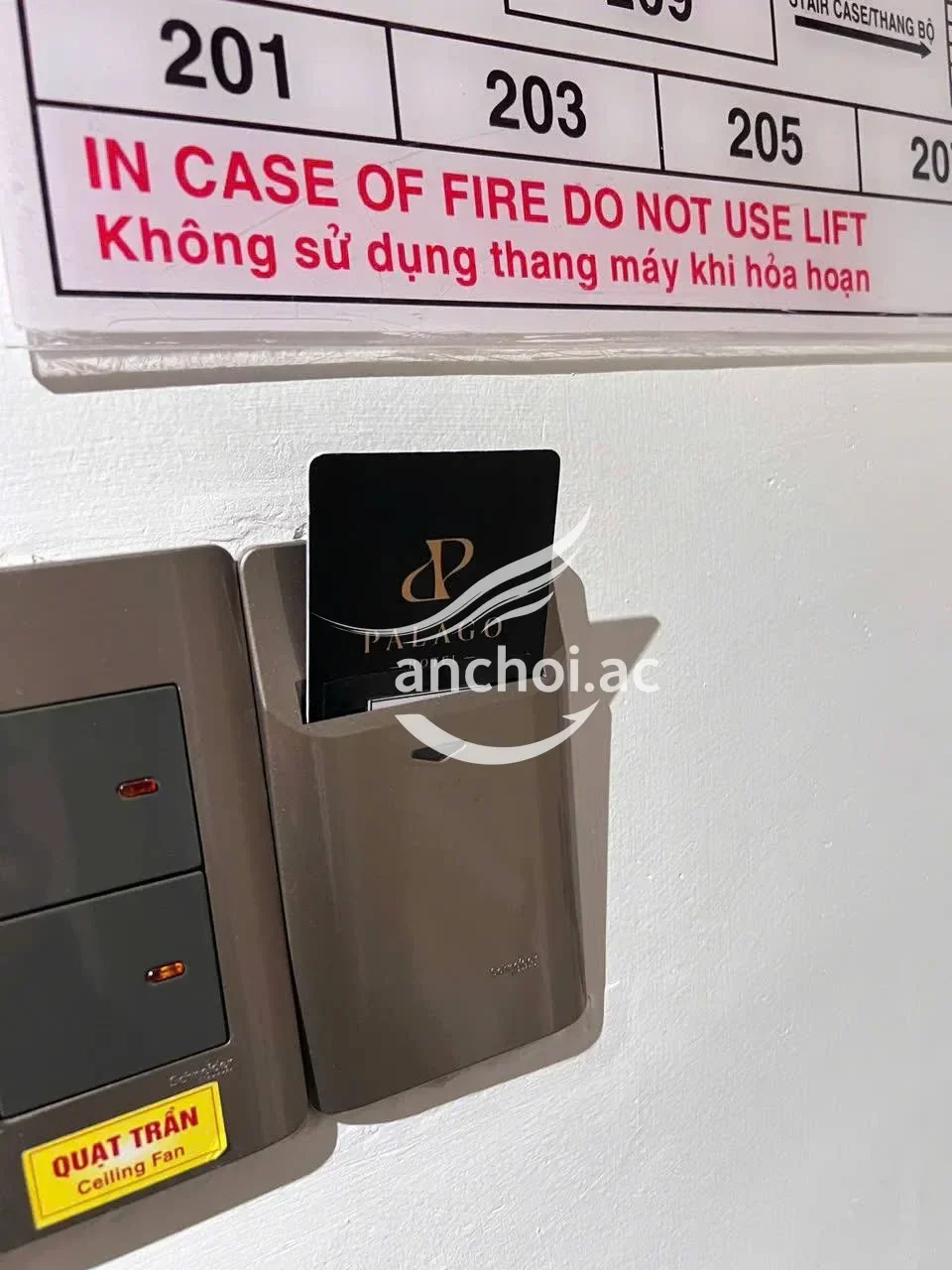 Ảnh checker quandung chụp khi gặp LINH MIU Chiếc lưỡi đẳng cấp sever gaigu (ảnh 1/4)