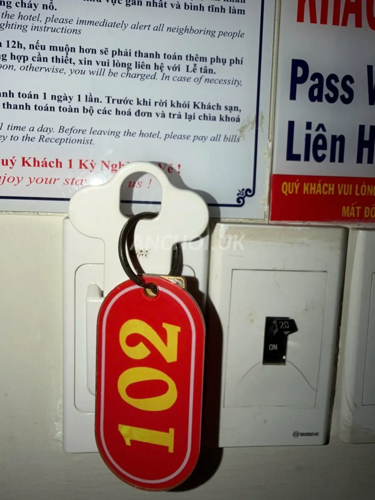 Ảnh checker Quá nhi chụp khi gặp Châu Anh - Em gái cực ngon, body mướt ngọt (ảnh 3/4)