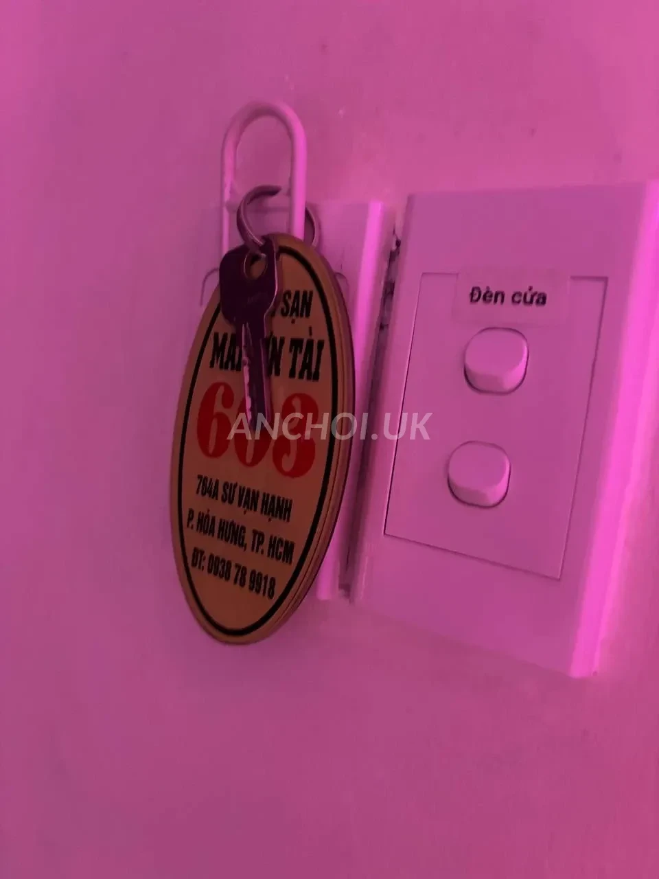 Ảnh checker Thuận Lê chụp khi gặp LINH VY CHUẨN GÁI NGON HÀNG ĐẸP HIẾM CÓ (ảnh 1/5)